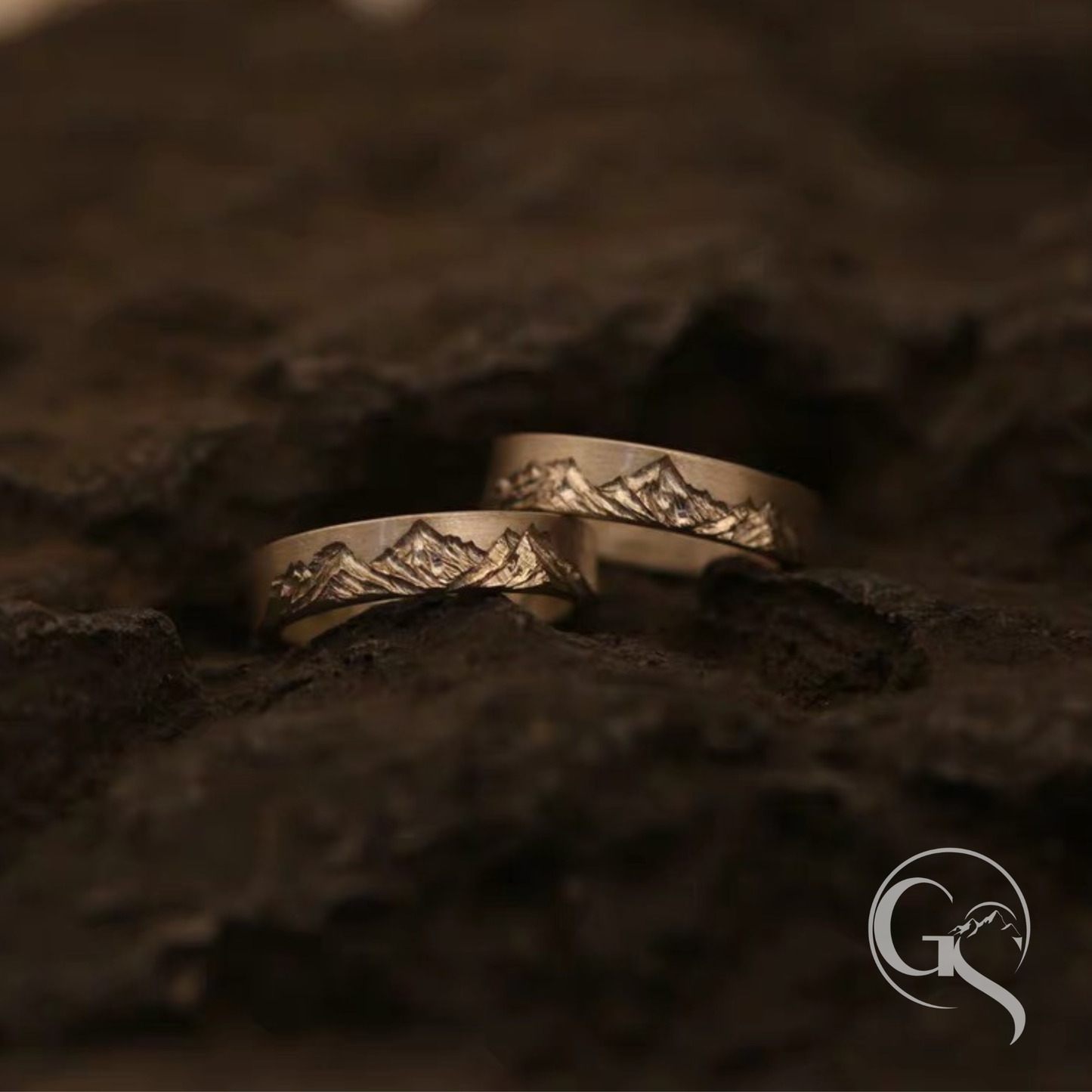 Signature Ring