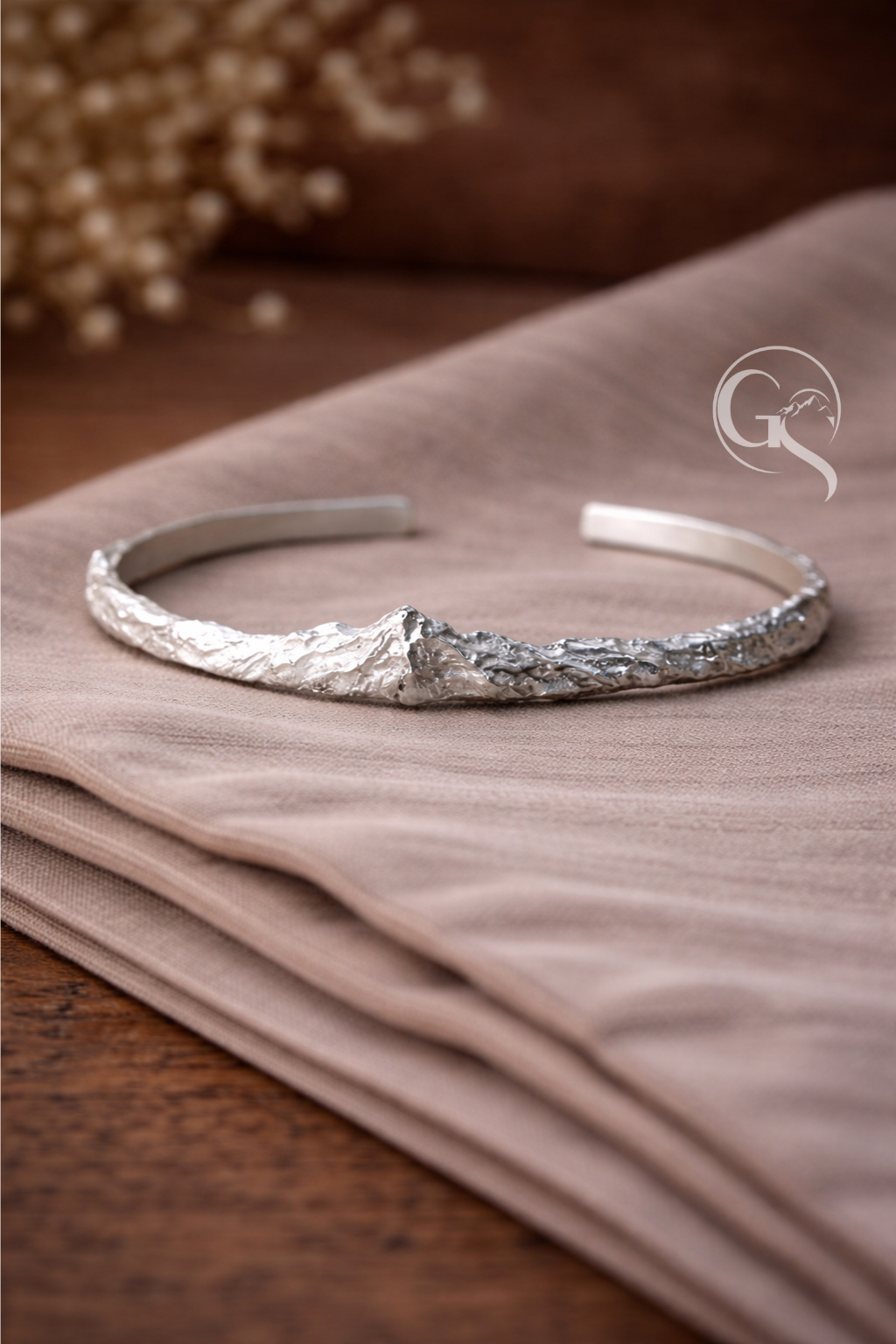 Berg Armreif - Handcrafted
