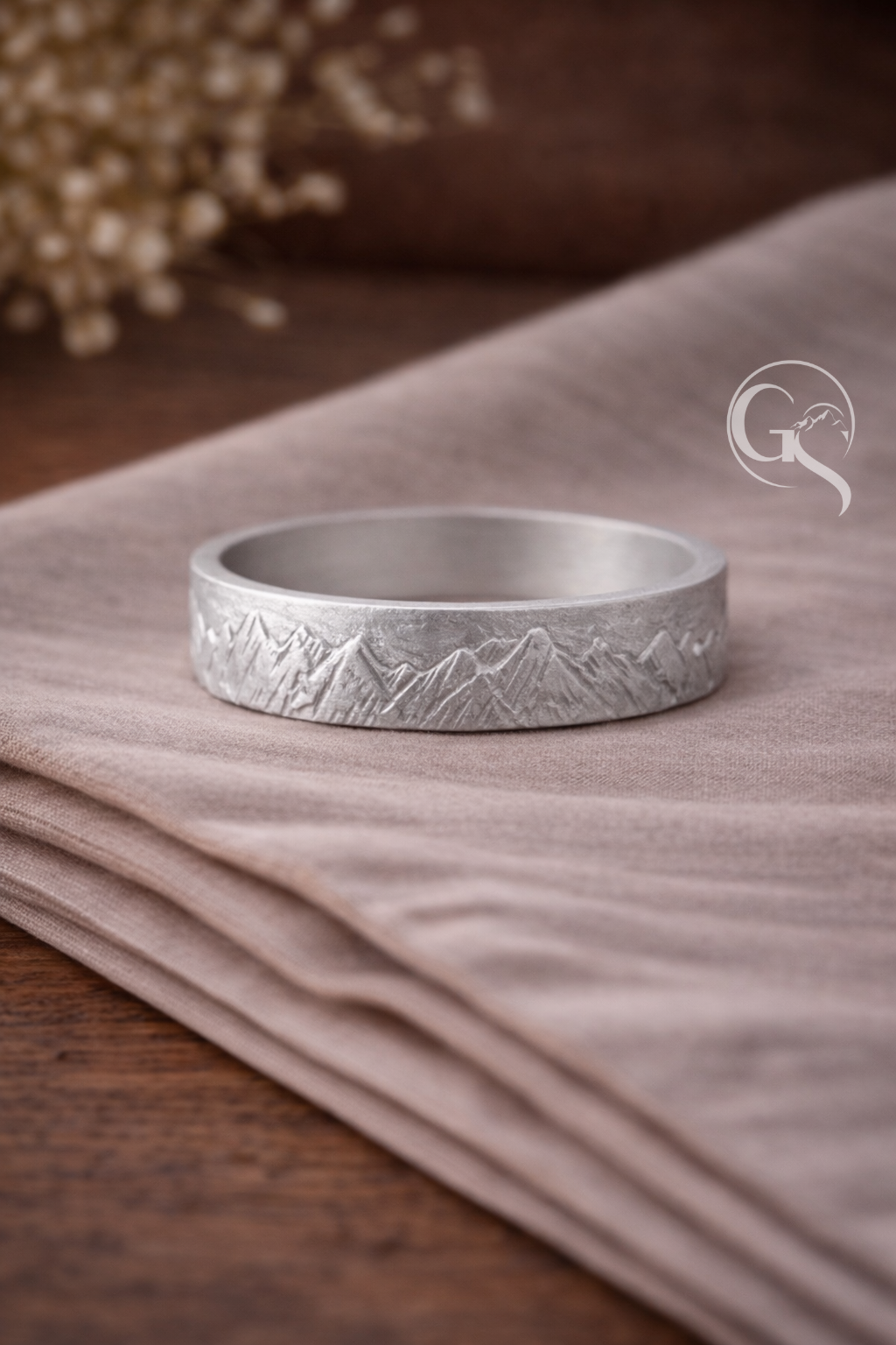 Panorama Ring aus 999er Silber – handgefertigter Ring mit alpiner Struktur