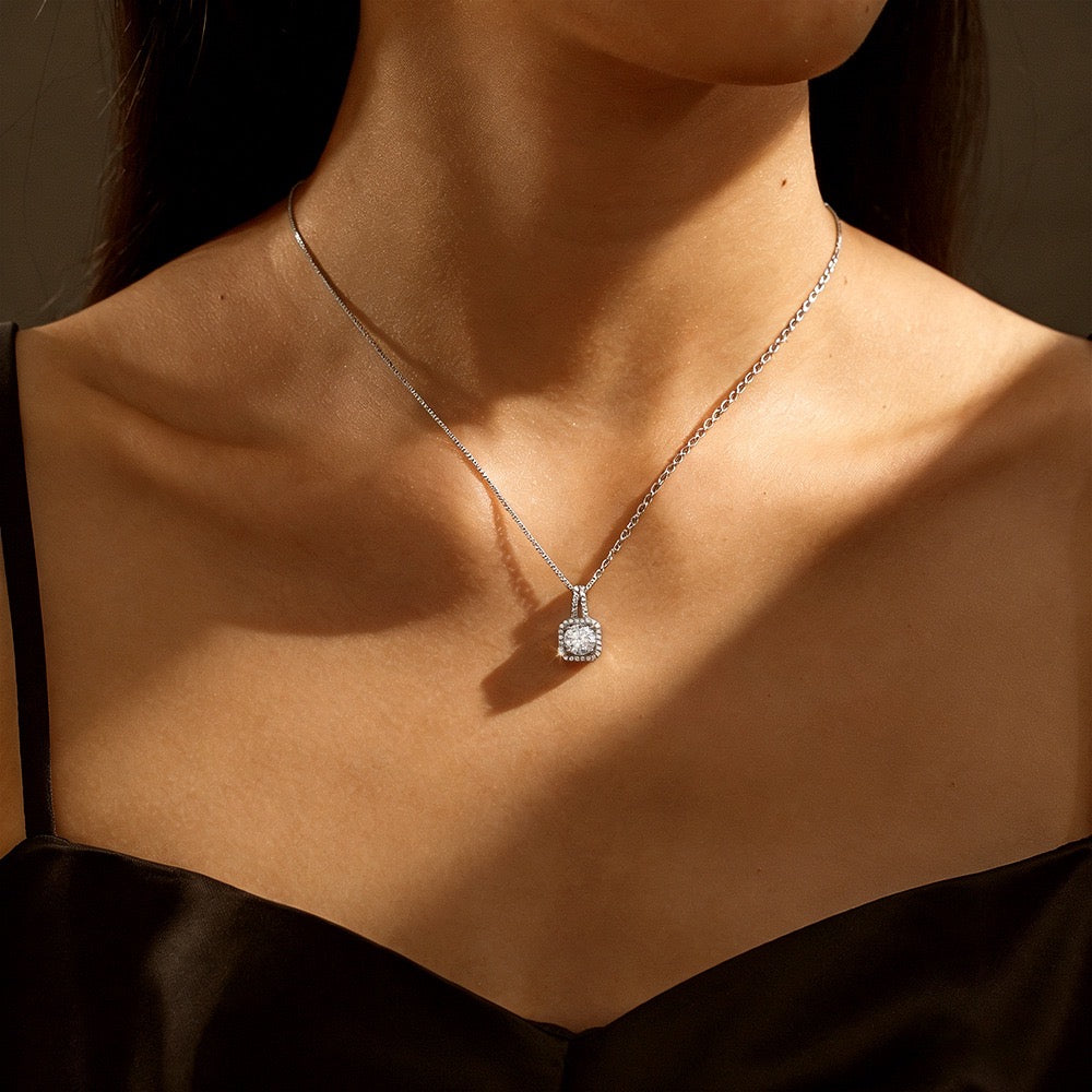 Lucent – Moissanit Halskette