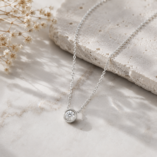 Silberne Aurea Halskette aus 925 Sterling Silber mit rundem 1 ct Moissanit