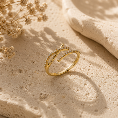 14K vergoldeter Gipfelglanz Ring aus 925 Sterling Silber mit Zirkonia und offenem geschwungenem Design