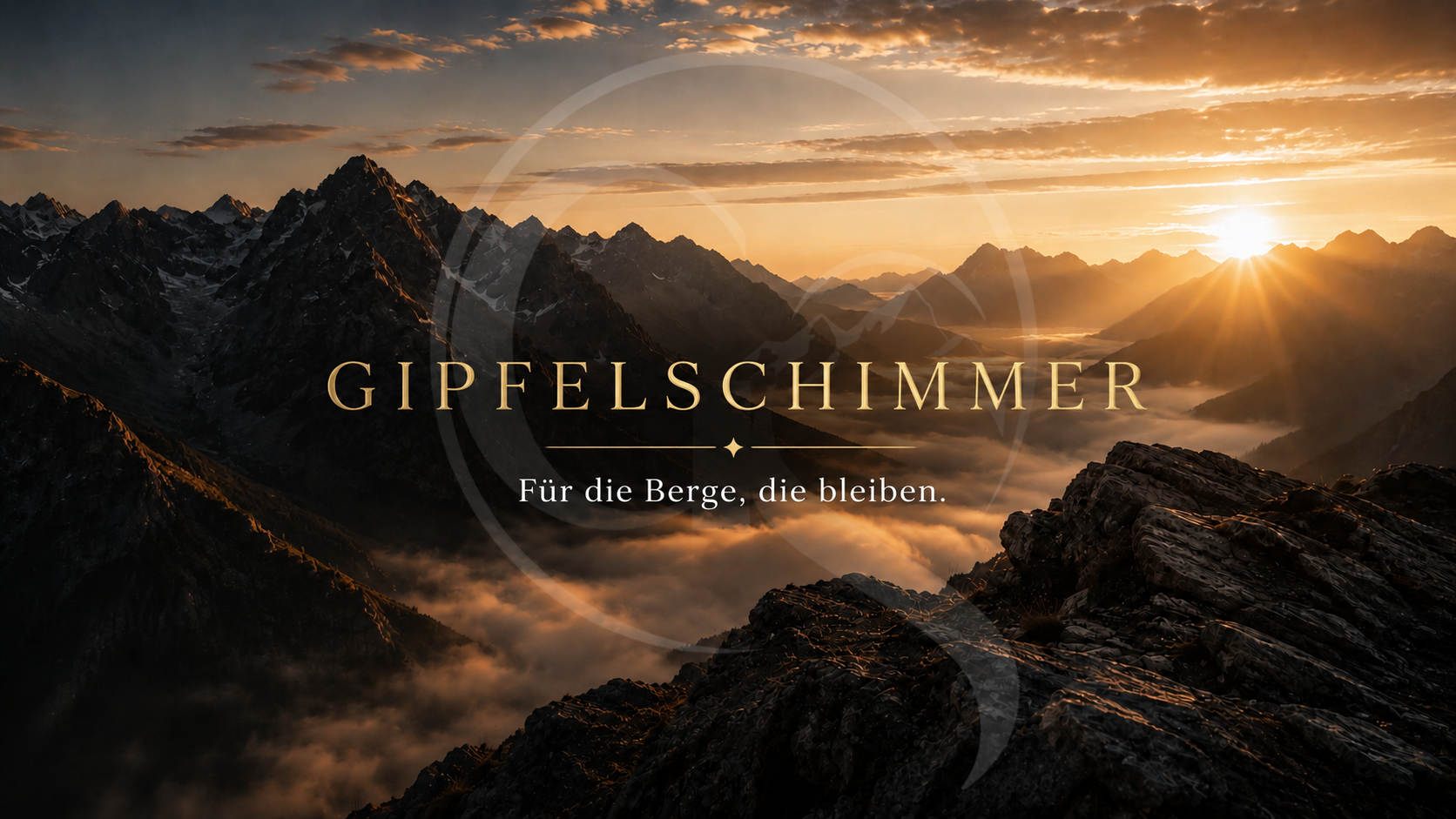 Bergpanorama bei Sonnenuntergang – Gipfelschimmer Bergschmuck