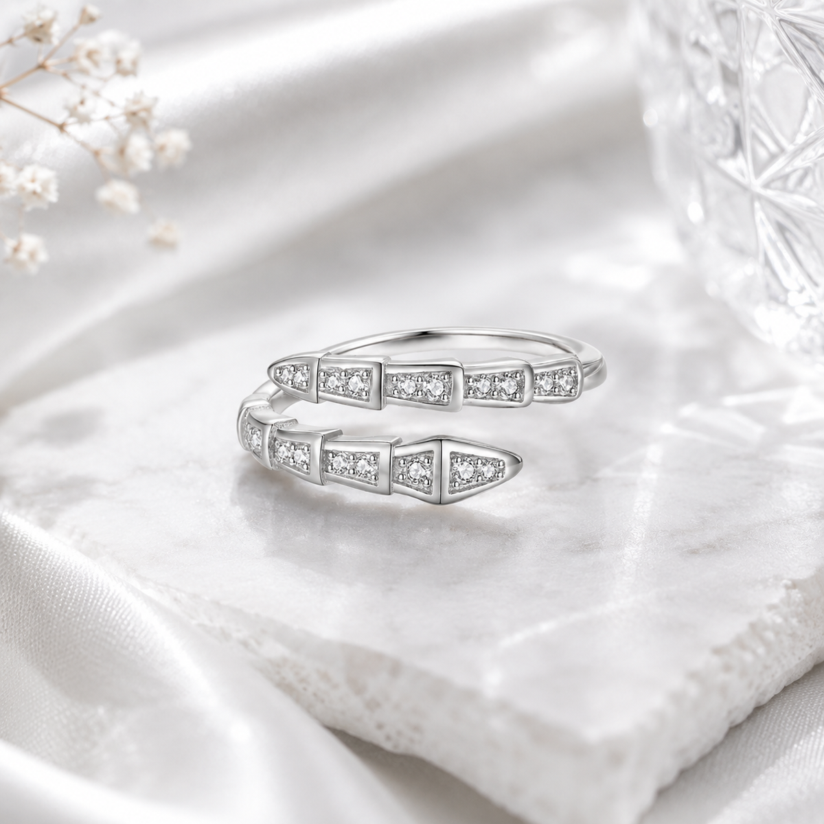 Nomi Moissanit Ring aus 925 Sterling Silber mit filigranem Mehrstein-Design